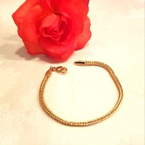 Gold chain bracelet